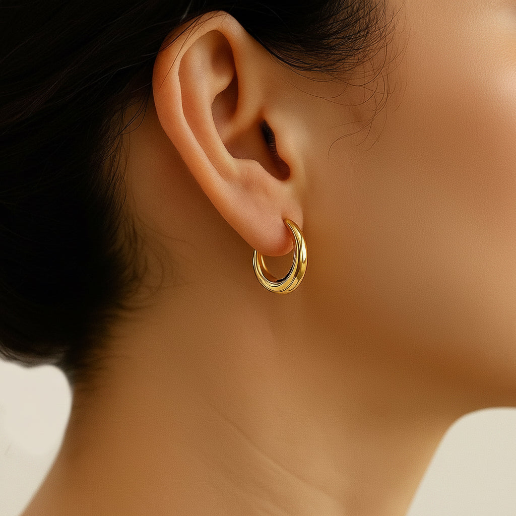 14k Yellow Gold Oval Hoop Earrings